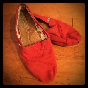 Canvas red Toms flats
