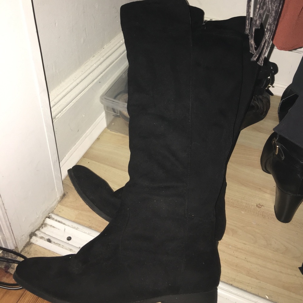 OVER THE KNEE SUEDE BOOTS