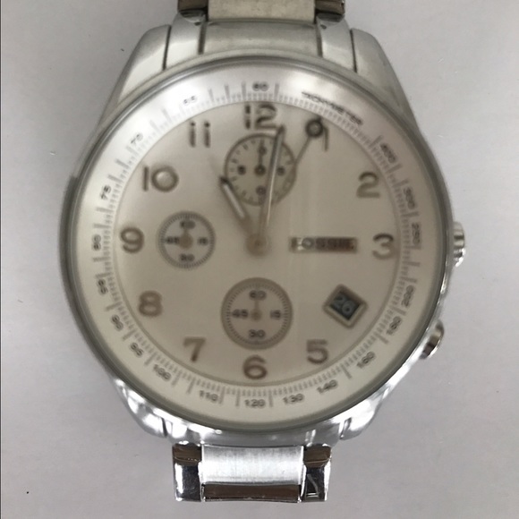 Silver Fossil watch - Picture 4 of 4