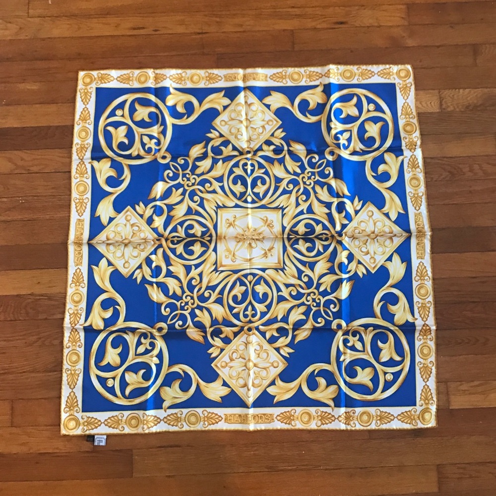 HOST PICK! 🎉Harrods silk scarf 🎉