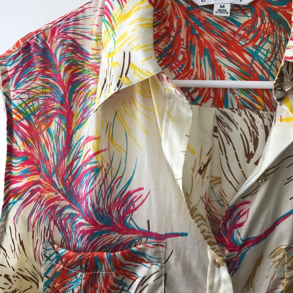 Perfect CAbi spring blouse - Picture 2 of 3