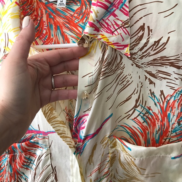 Perfect CAbi spring blouse - Picture 3 of 3