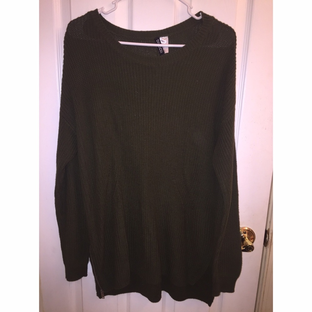 Forest green sweater
