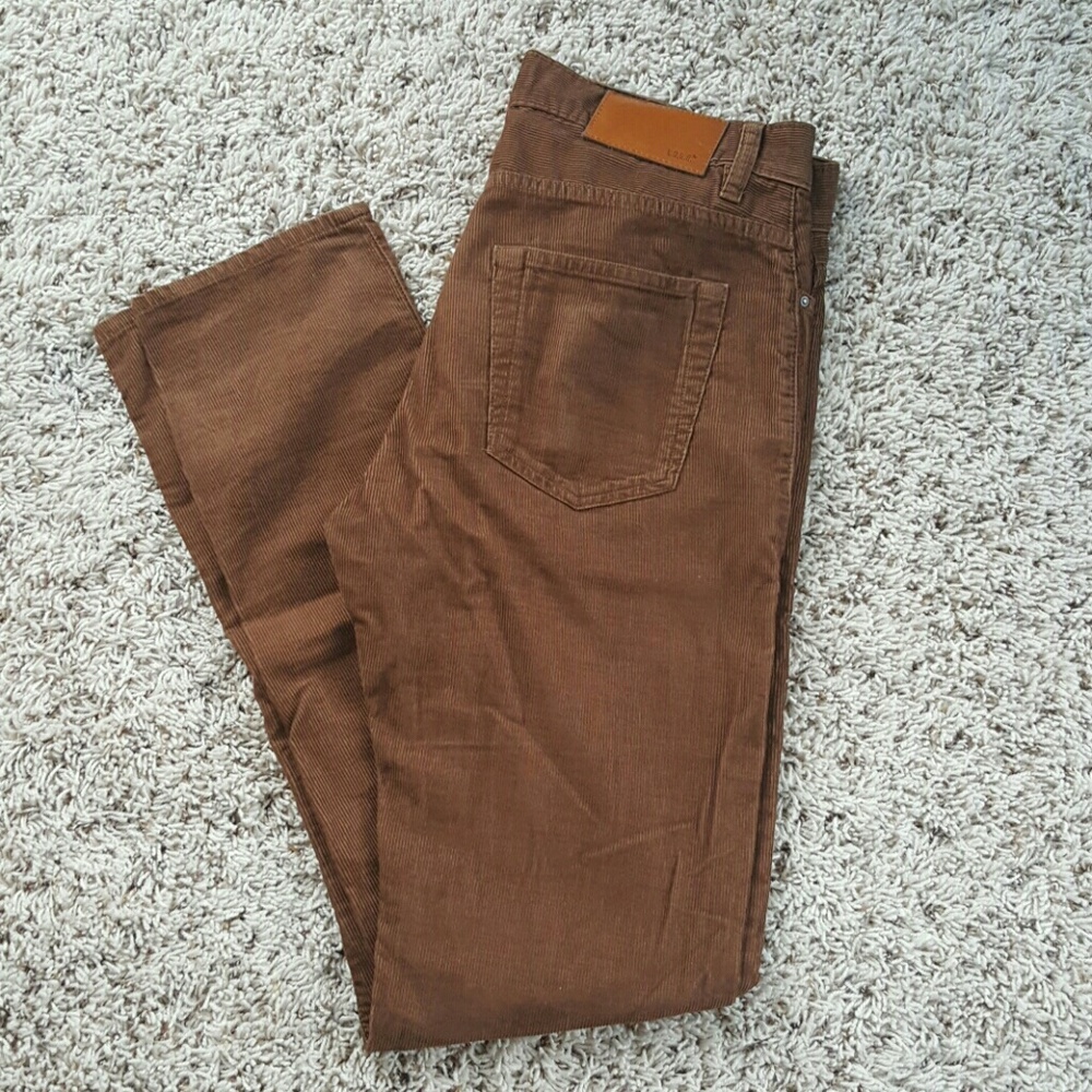 H and m cords. Size 30. Slim fit.