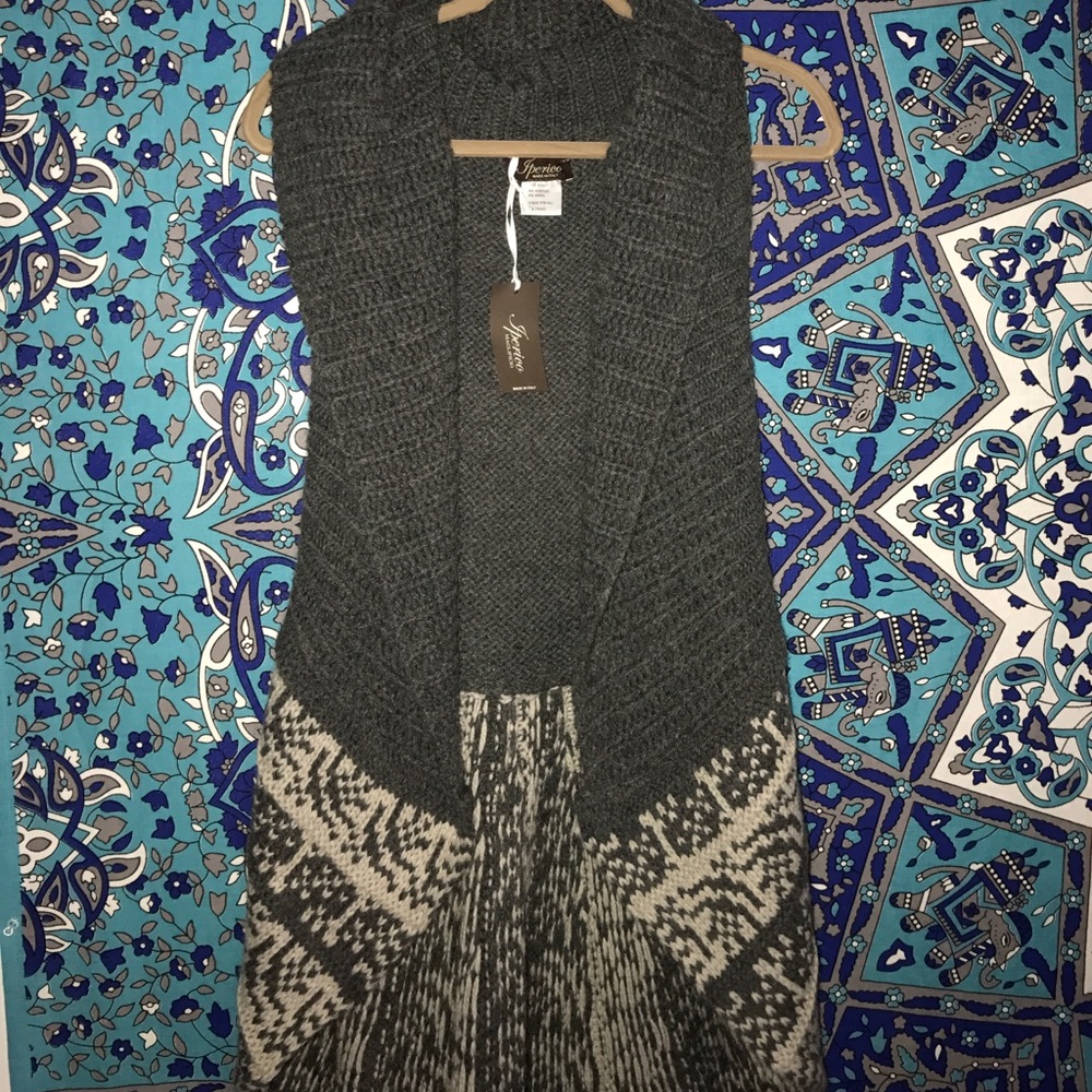 Patterned sweater vest