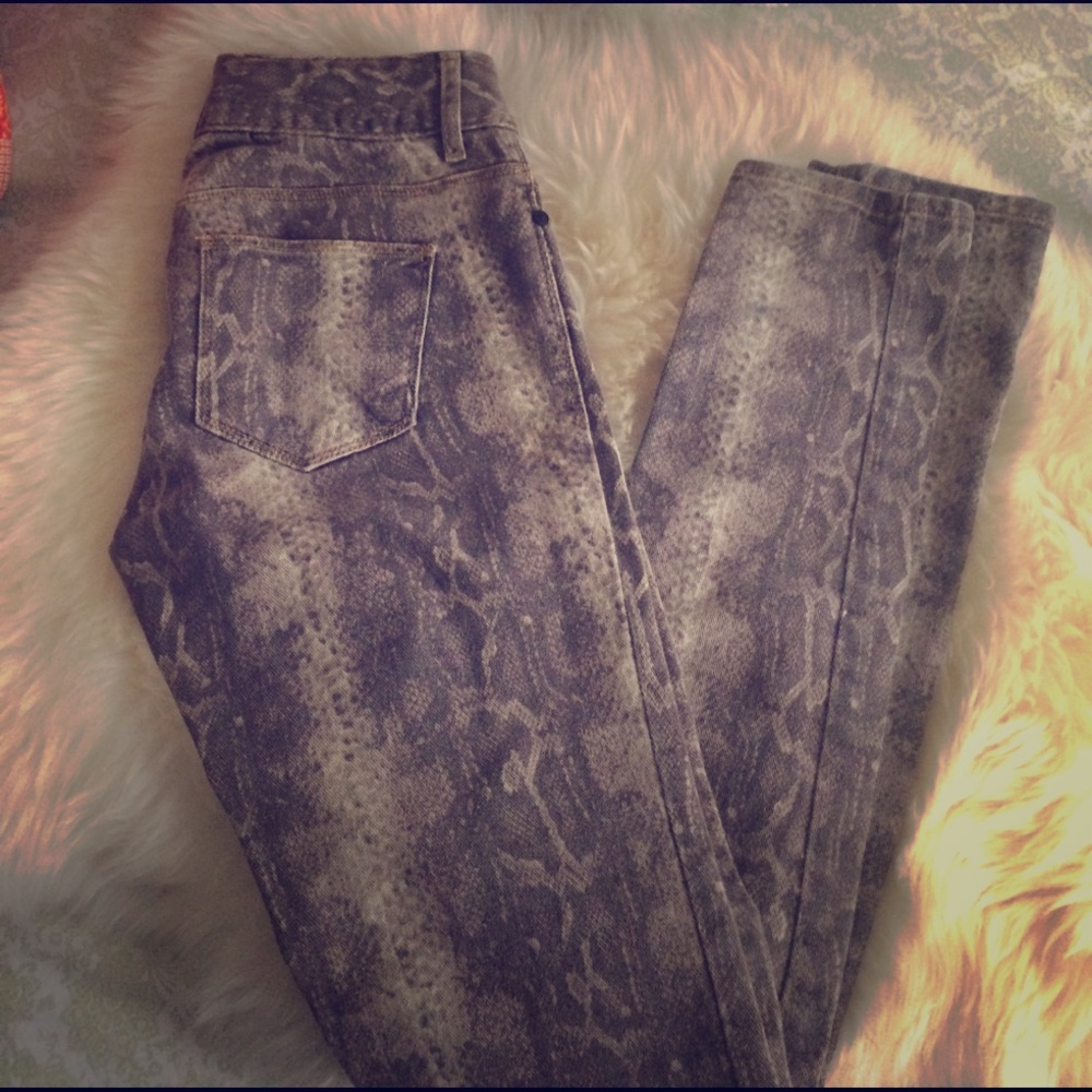 Silence+Noise Skinny Twig Desert Sand Python Jean