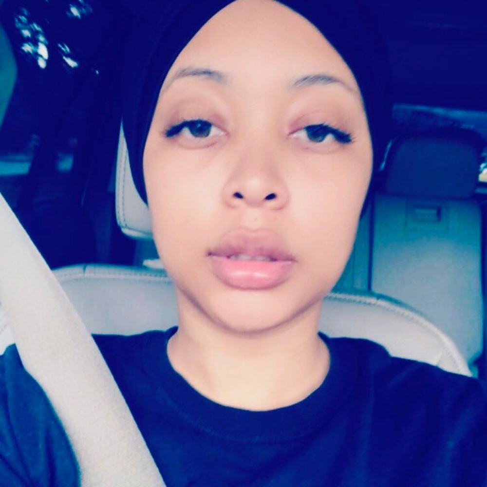 Meet your Posher, Lonya