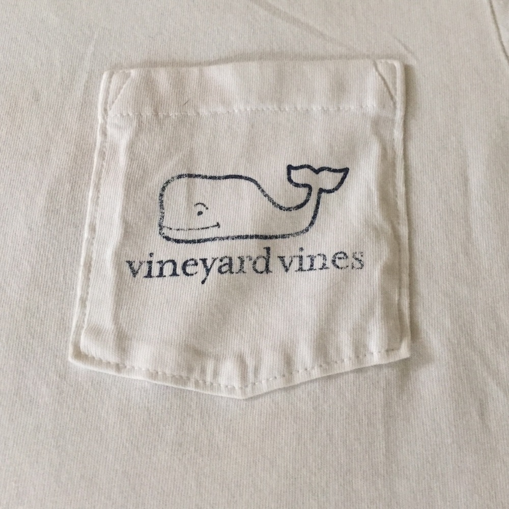 vineyard vines t shirt