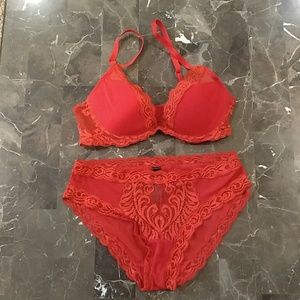 32B Natori Bra and panties set