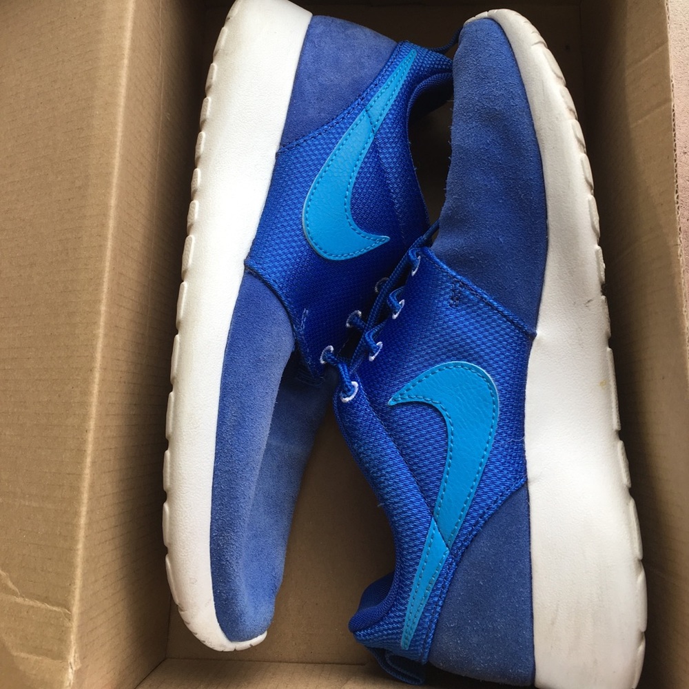 Royal Blue Suede Rosherun