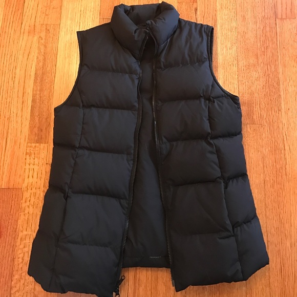 GAP Jackets & Blazers - HP🎉GAP 75% Down Vest