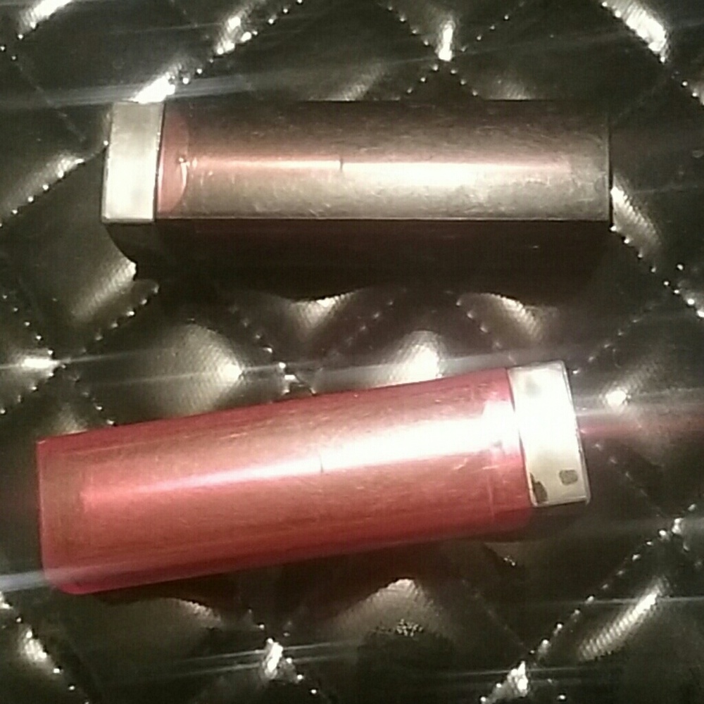 Lip stick - Picture 3 of 3