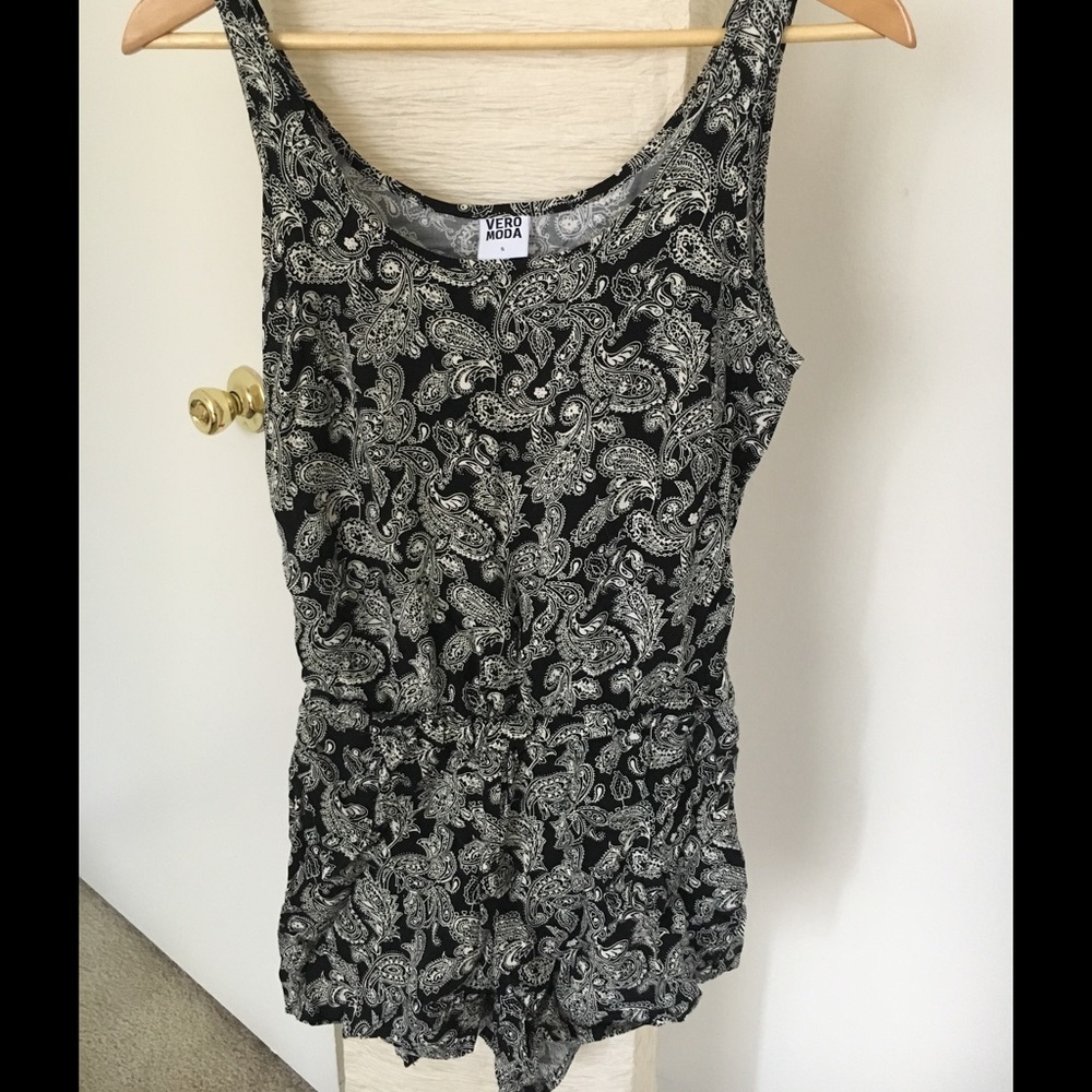 Romper - Picture 2 of 3