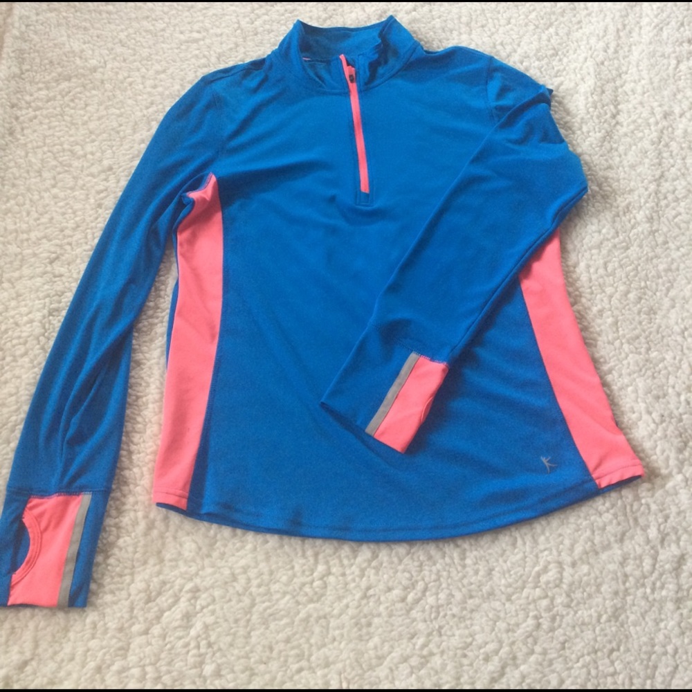 Semi-fitted top/pullover