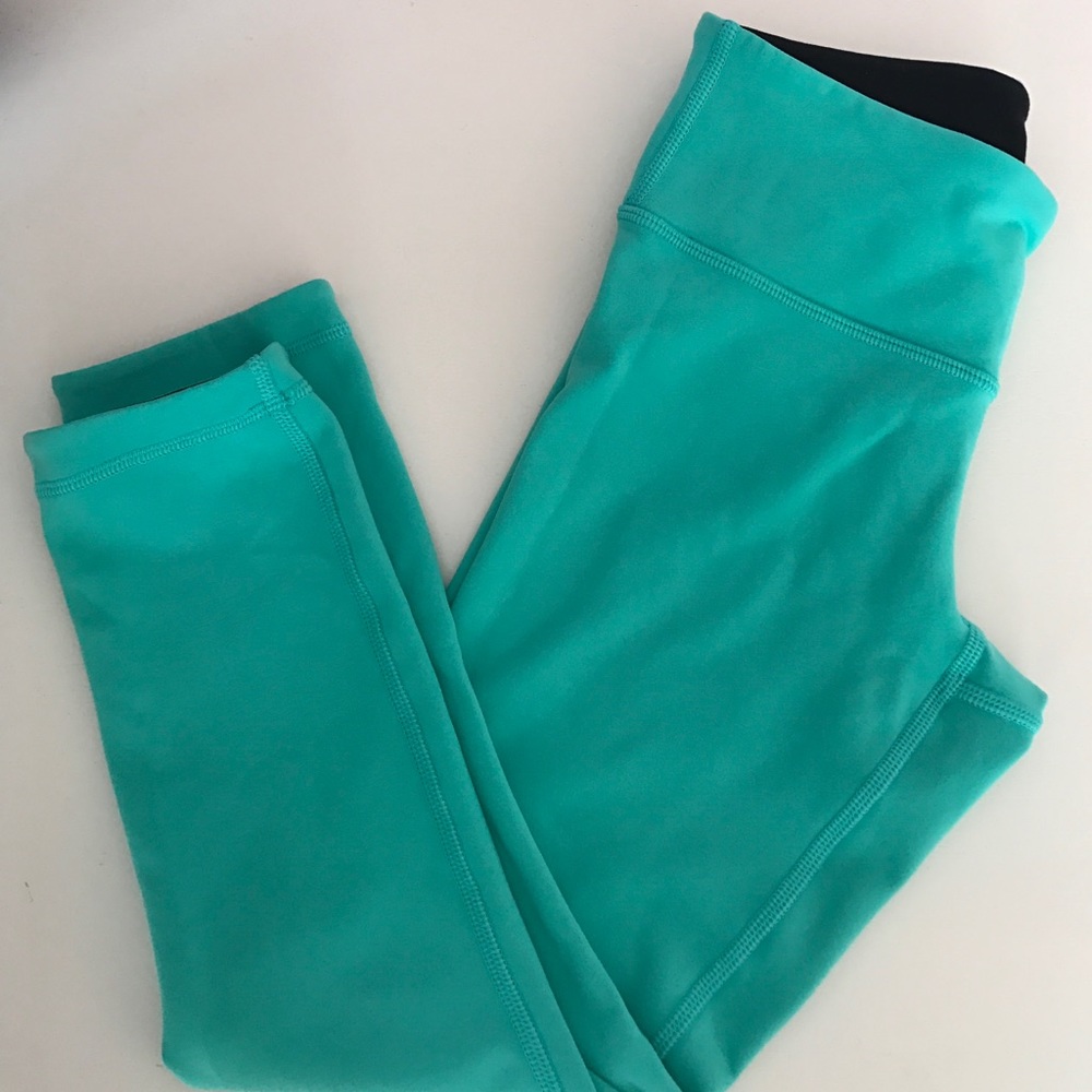 lulu🍋 wunder under reversible crops teal/black