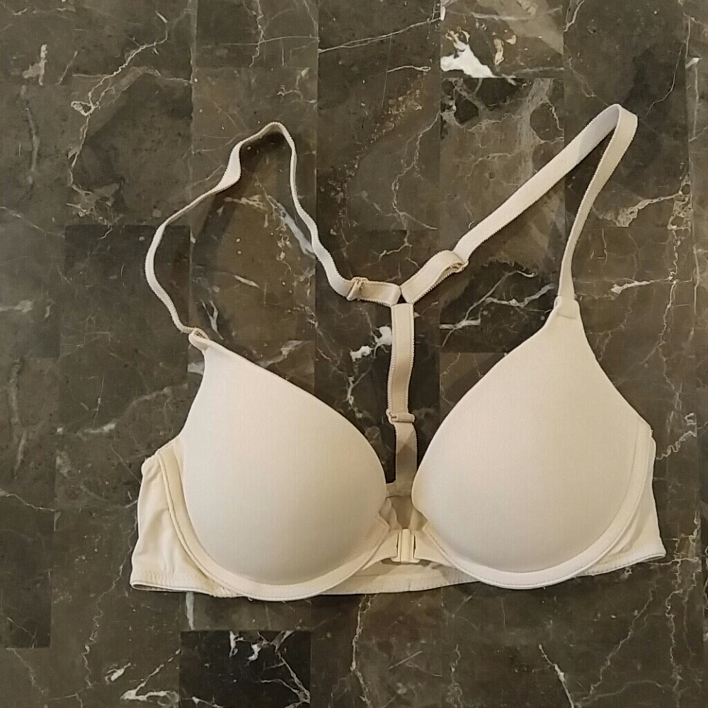 32B Victoria secret push-up bra front clip