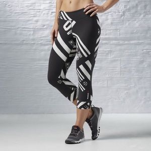Reebok Capri leggings with all-over print in white