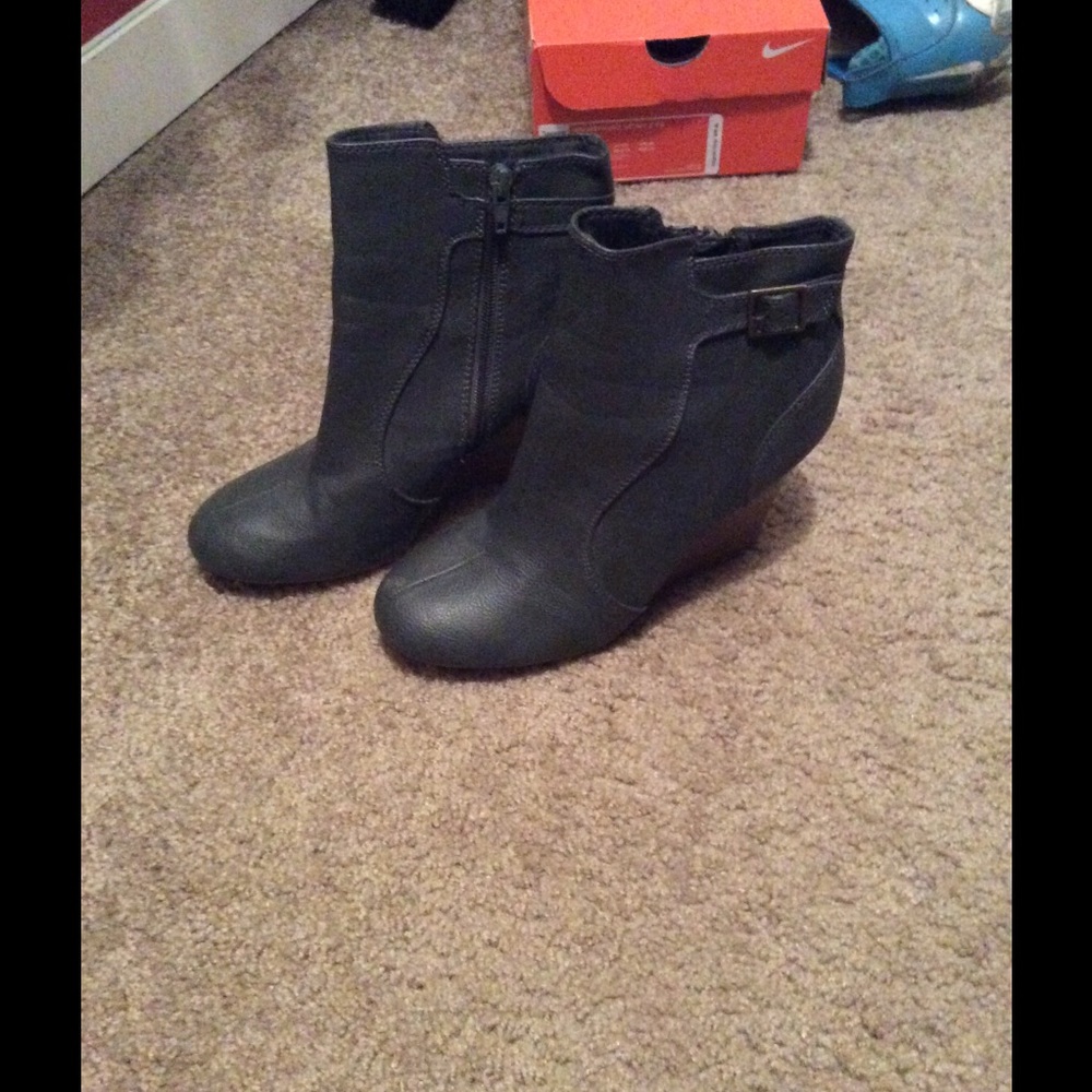 Old navy wedge boots