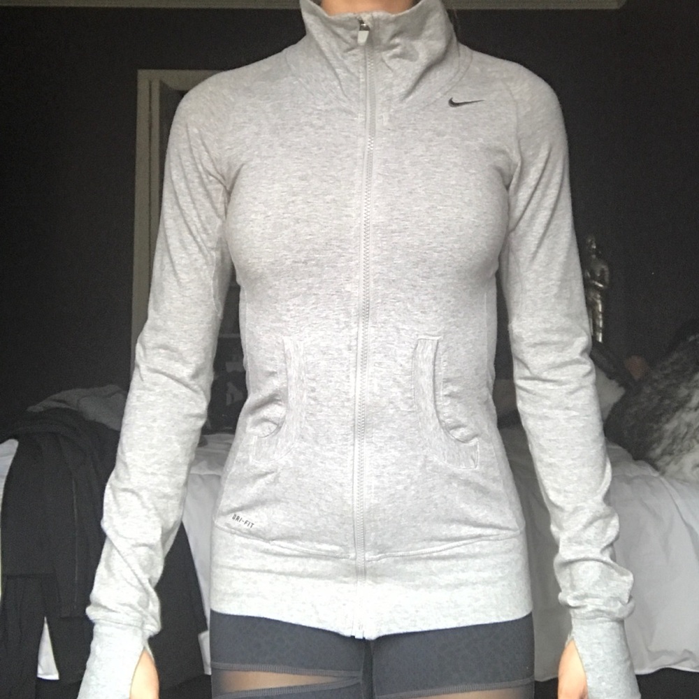 NIKE SWEATSHIRT