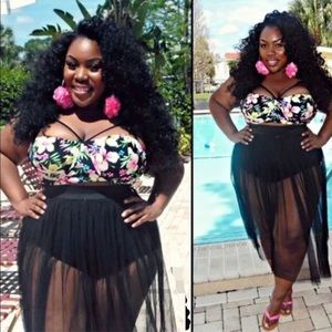 NWOT Floral "Plus Size" Bikini top w/ Tulle skirt