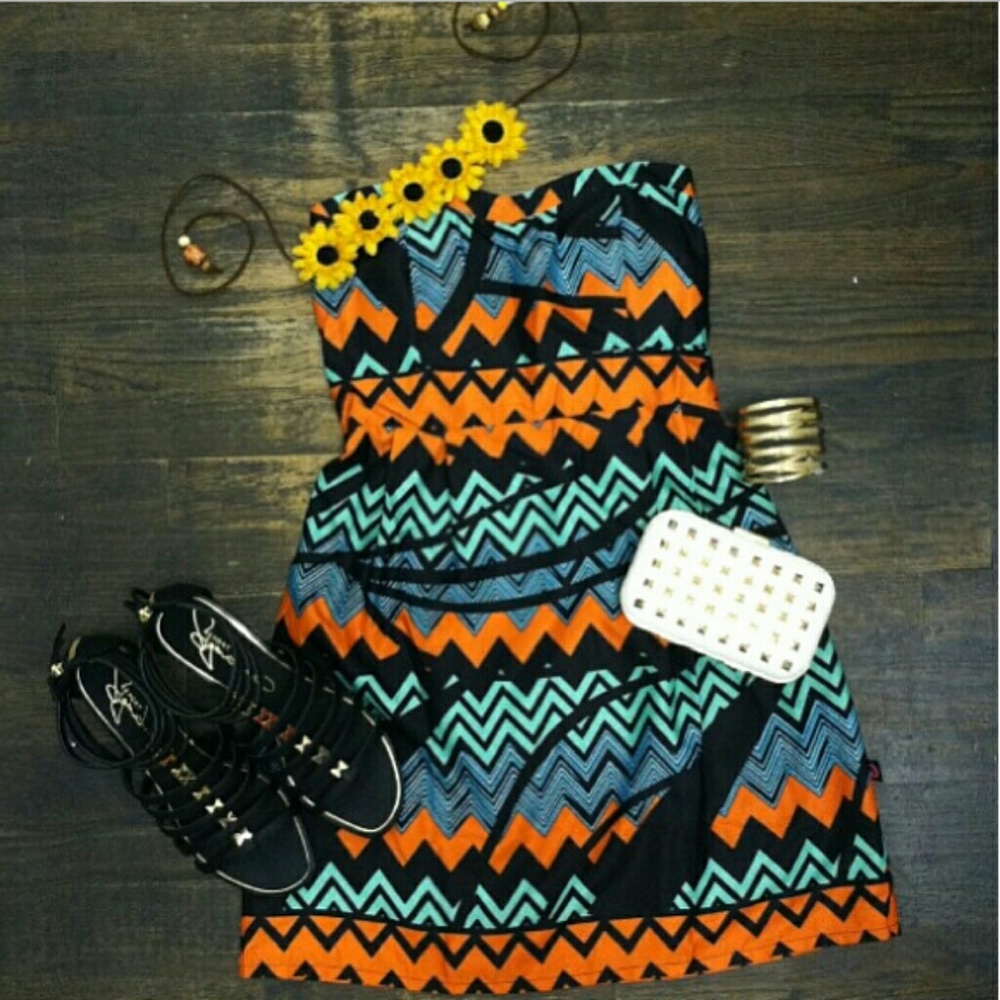 NWT LF XS Chevron Tribal ZIgzag Strapless Dress