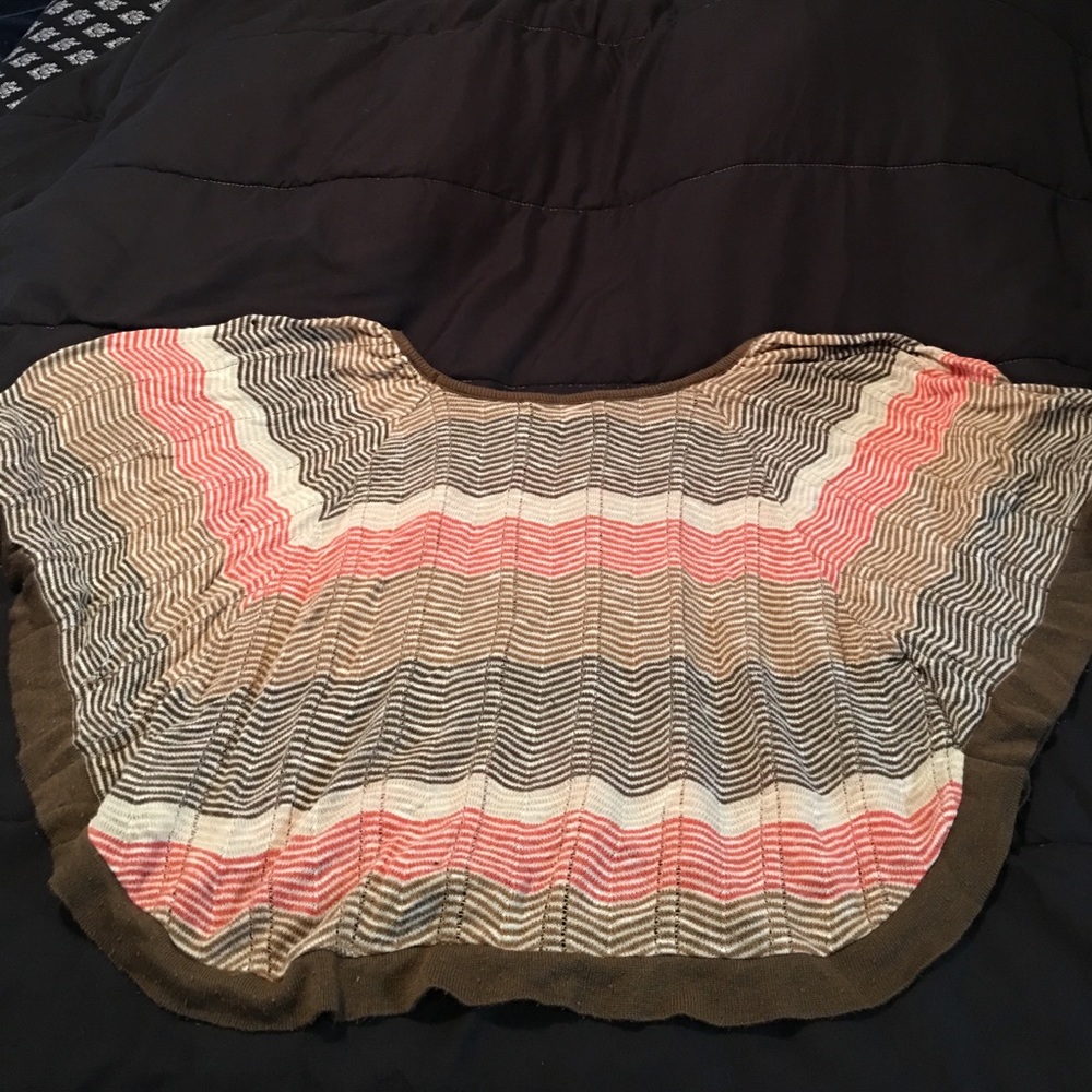 Poncho - Picture 3 of 3