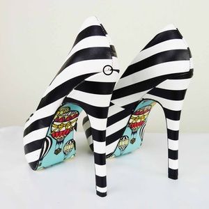 Taylor Says Sydney Black & White Heels Size 7.5