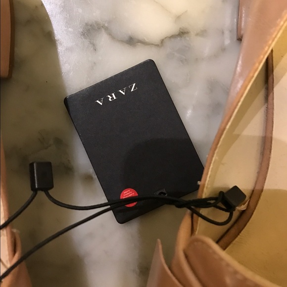 Zara flats - Picture 3 of 3