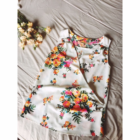 ModCloth Tops - ModCloth Sleeveless Blouse!