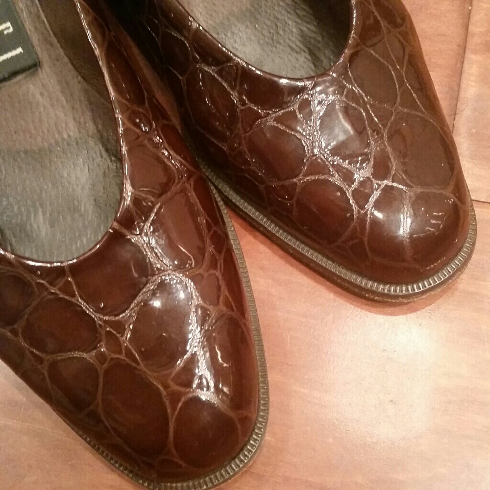 Amalfi Brown Patent Leather Pumps Italy Size 5C