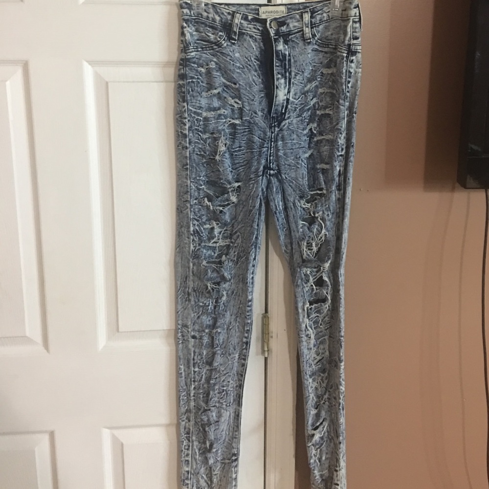 High waisted distressed jeans