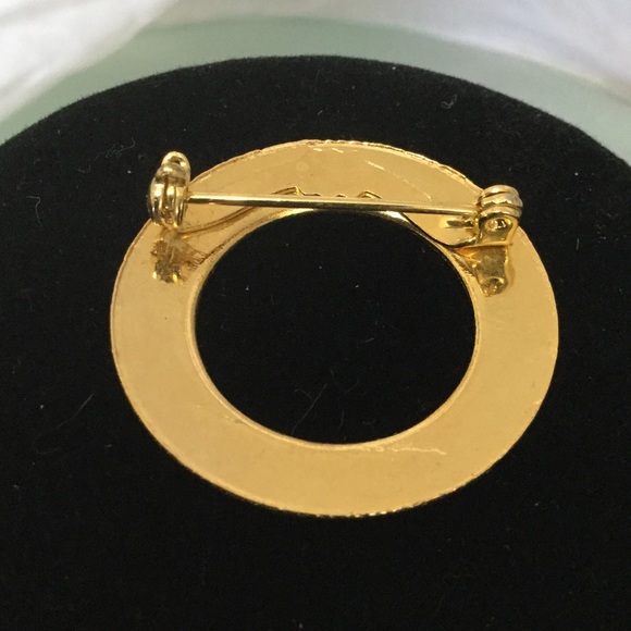 Vintage Gold Virgin Pin Era 1950s - Picture 2 of 4