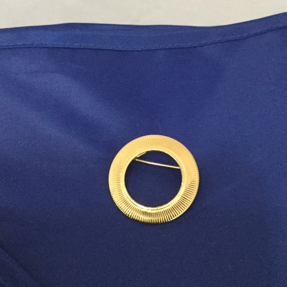 Vintage Gold Virgin Pin Era 1950s - Picture 4 of 4