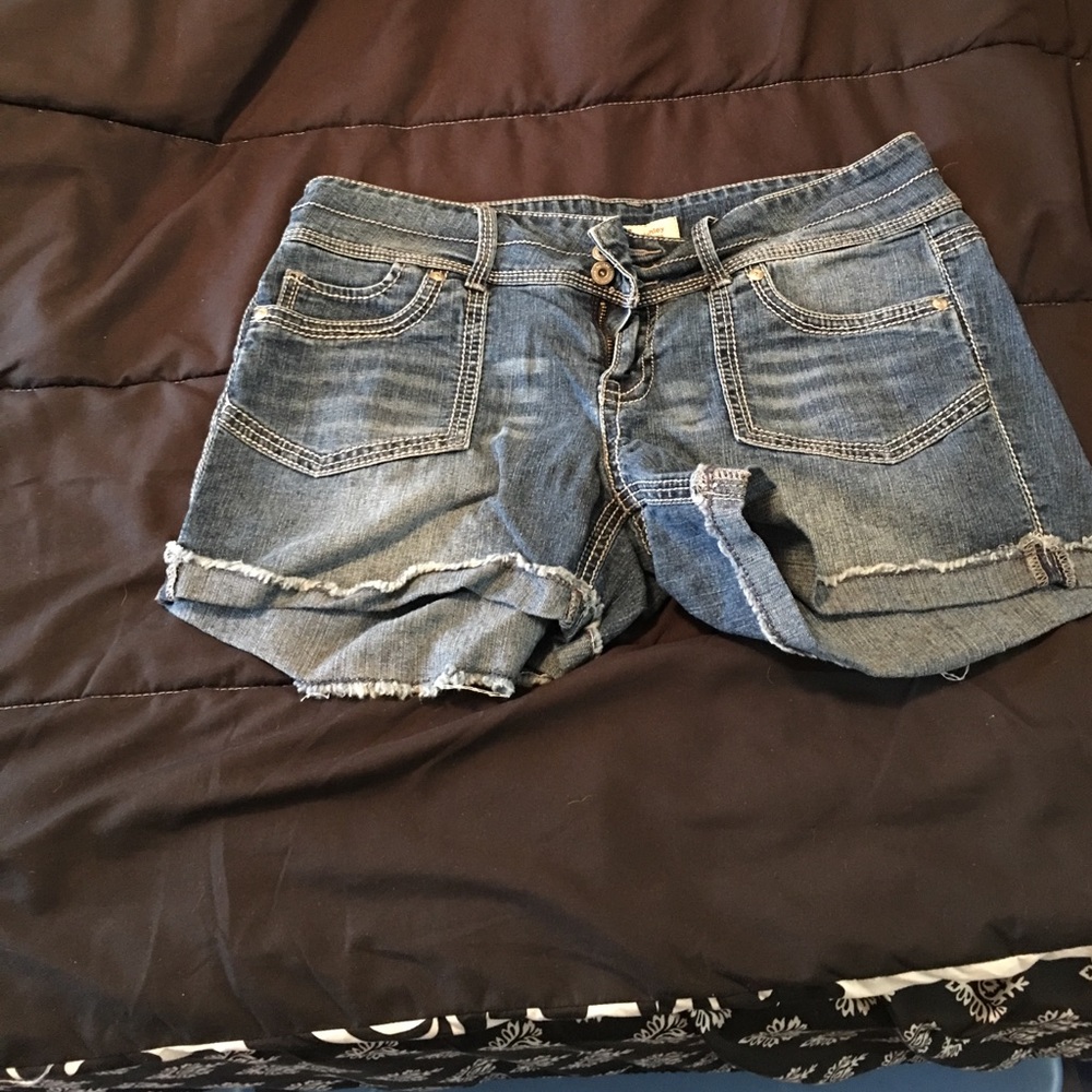 Lei shorts