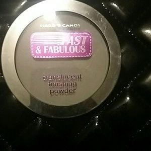 Translucent finishing powder by hard candy