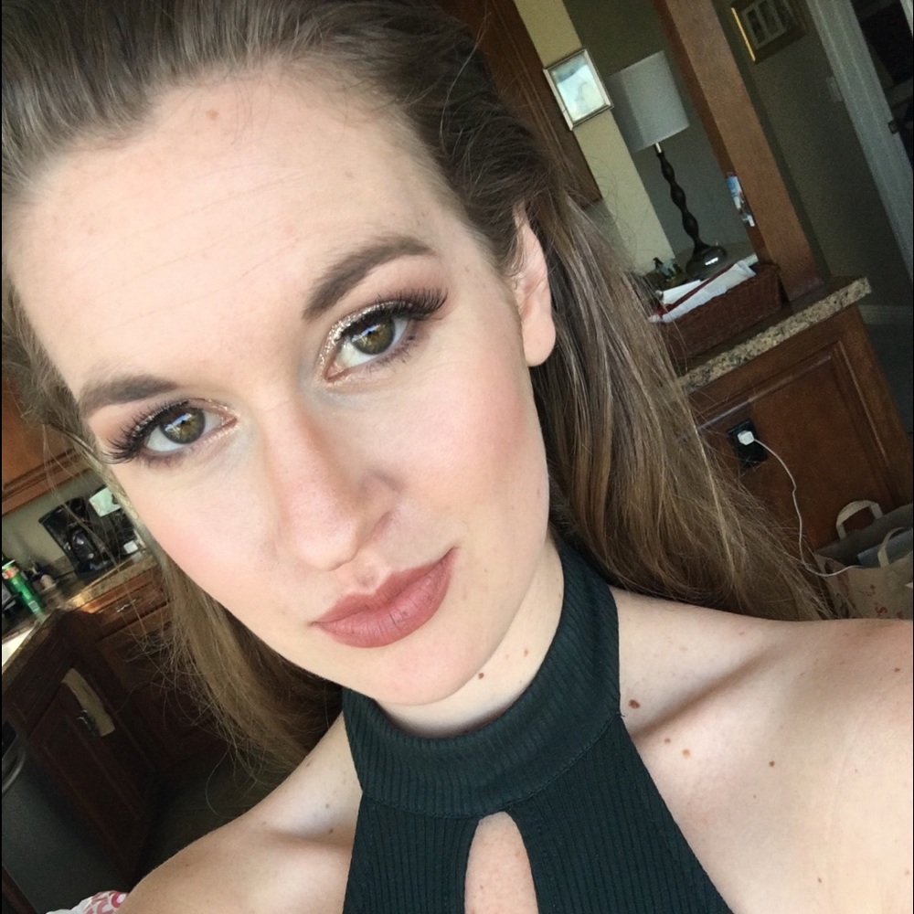 Meet your Posher, Courtney