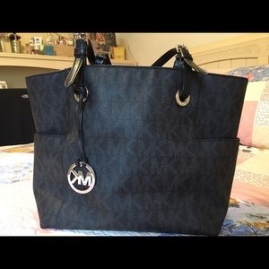 AUTHENTIC MICHAEL KORS PURSE