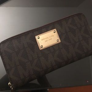Michael Kors Jet Set Wallet