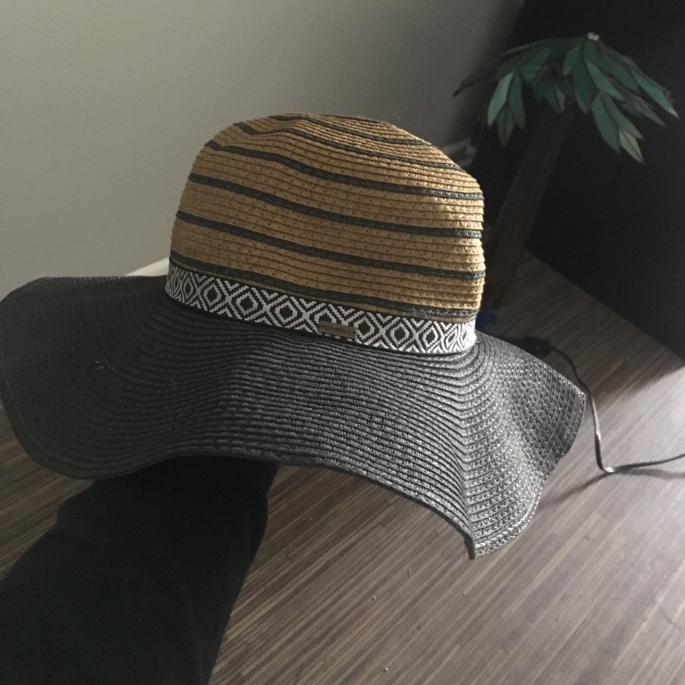 Hat - Picture 4 of 4