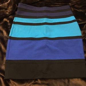 Blue block above the knee skirt