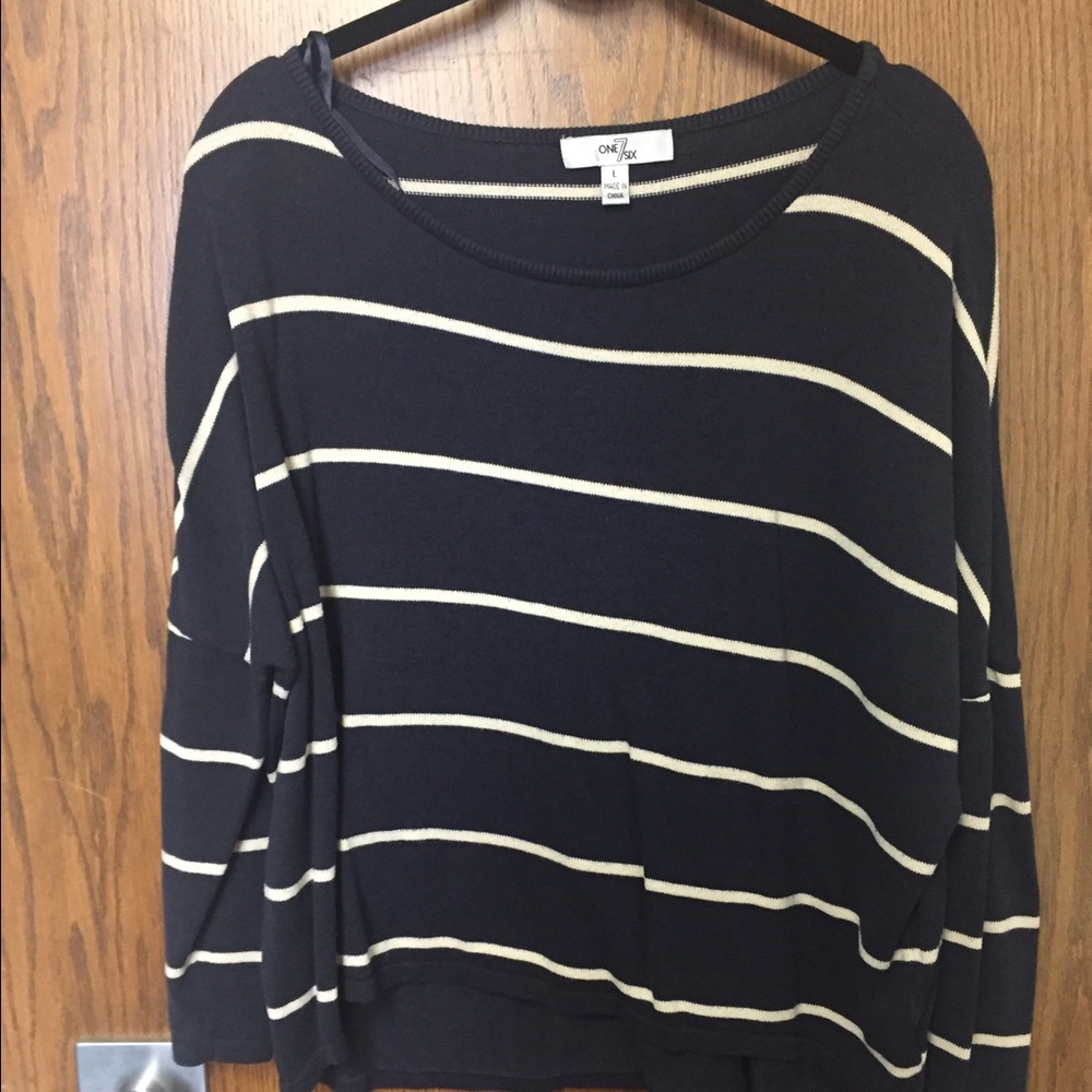 Crop top sweater