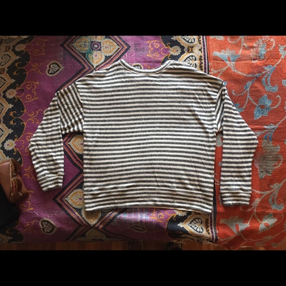 ⚓️ Classic BCBG Striped Long Sleeve Top - Picture 3 of 4