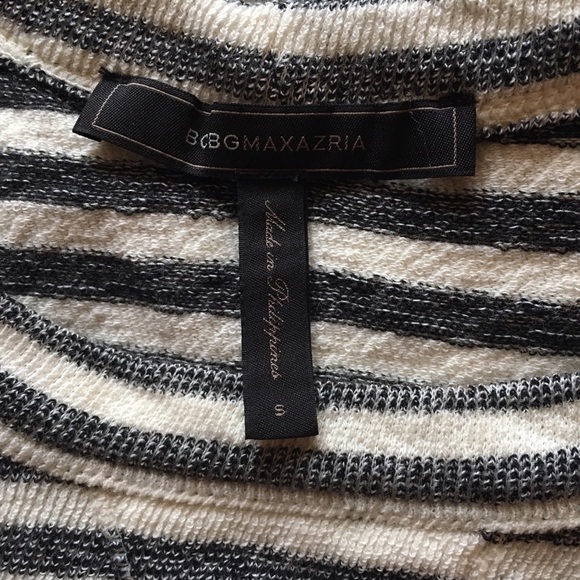 ⚓️ Classic BCBG Striped Long Sleeve Top - Picture 4 of 4