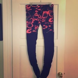 ALO Goddess Legging in Volcano Lightening
