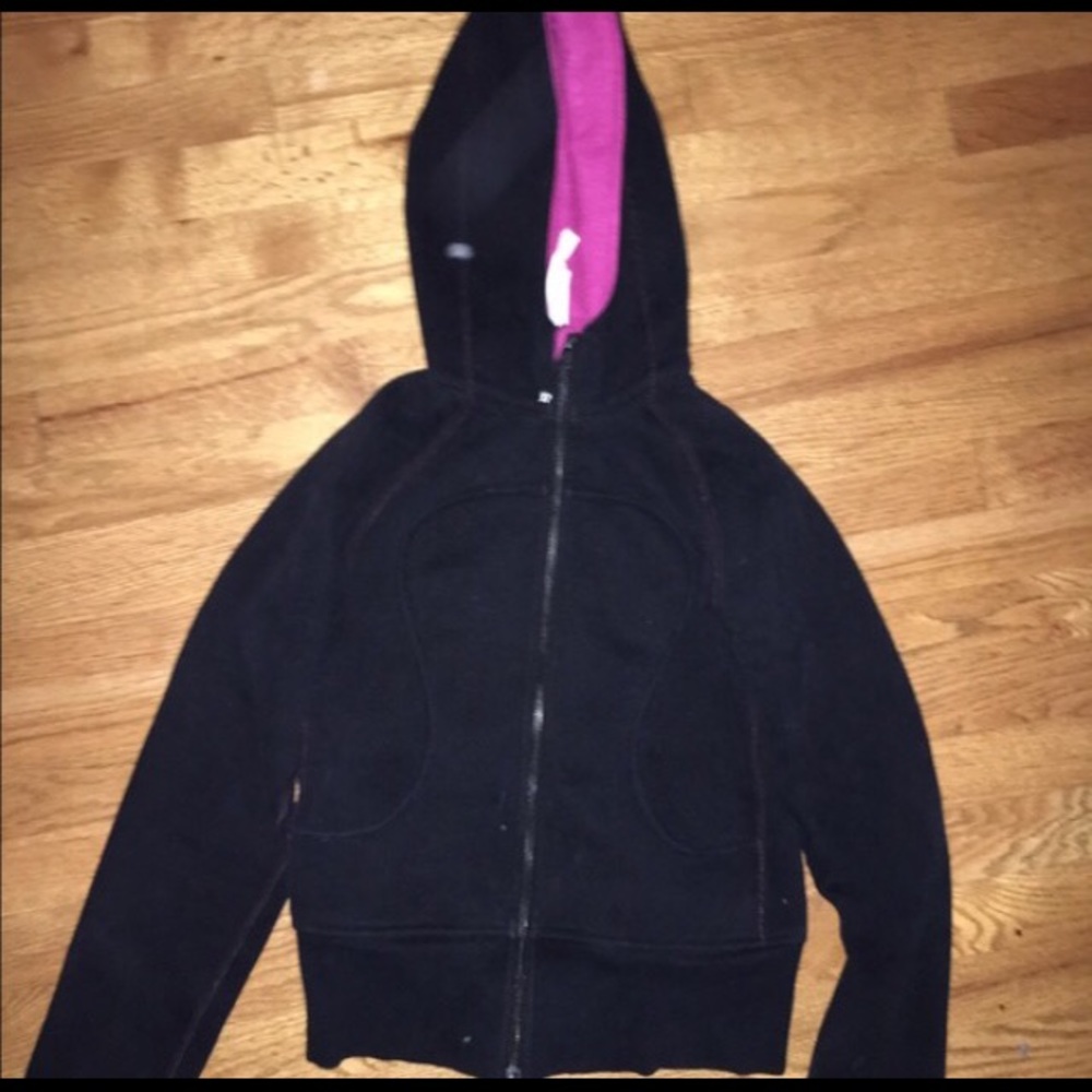 Lululemon Scuba Size 6 reserved for @nnmartini
