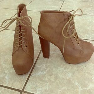 Platform light brown laced leather bootie