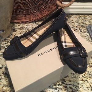Burberry navy flats, gorgeous!!