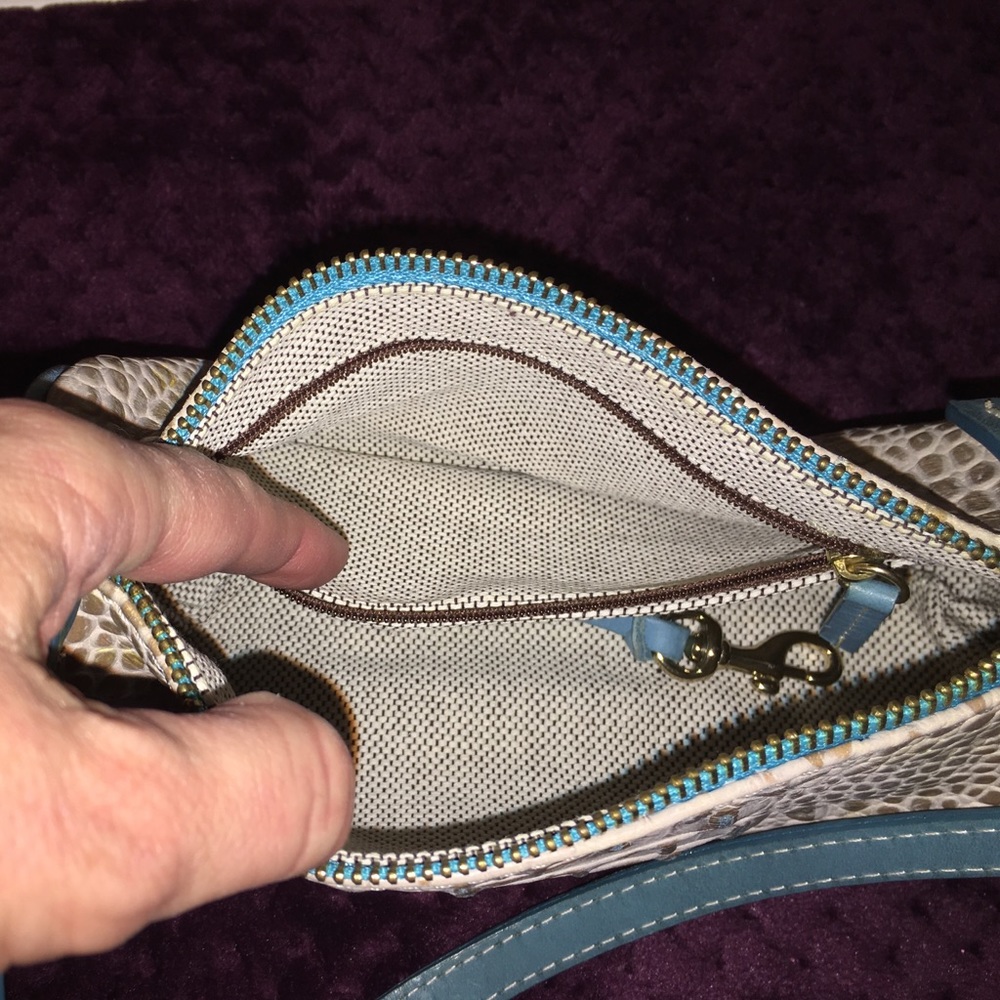 ** SOLD ** 👛 DOONEY & BOURKE - Picture 4 of 7