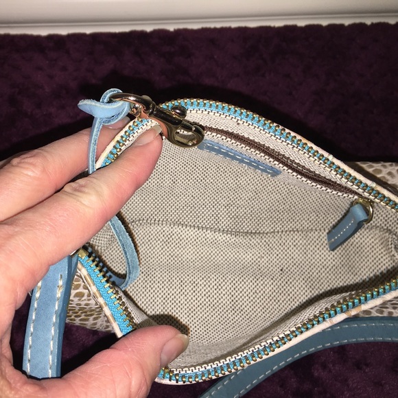 ** SOLD ** 👛 DOONEY & BOURKE - Picture 3 of 7