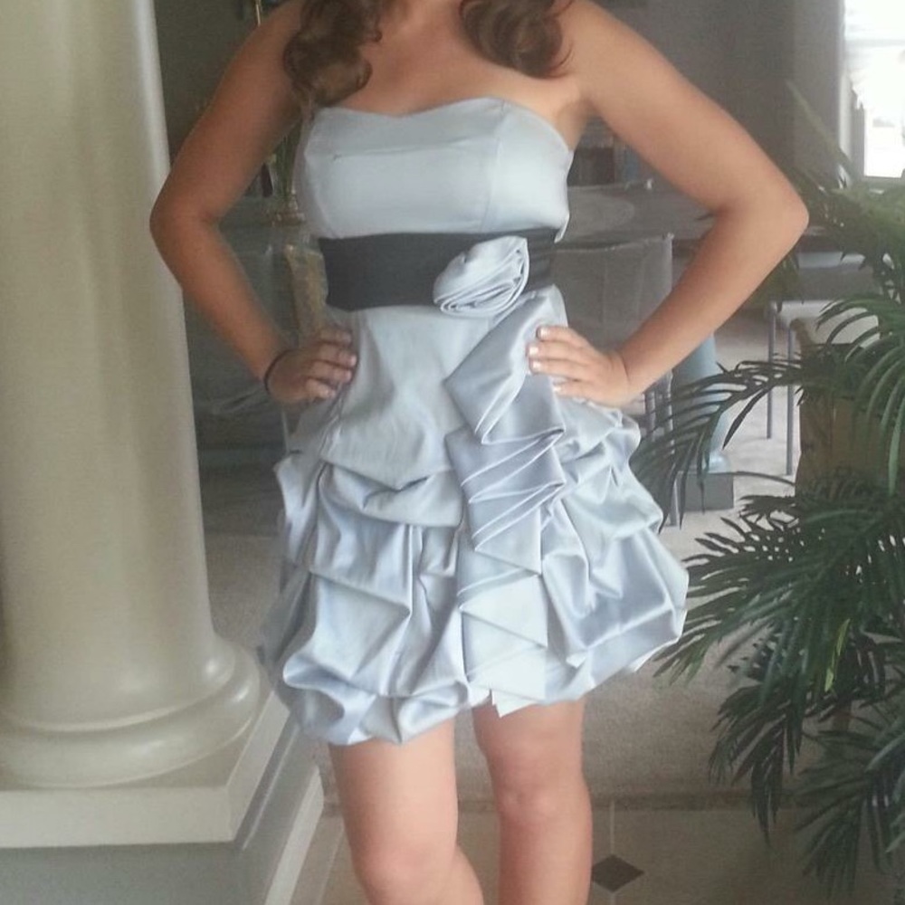 🎉SALE🎉 Strapless Blue Dress